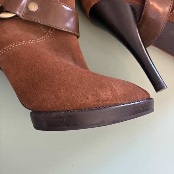 New BCBG Taupe brown tan Suede Slouch mid  HighHeeled Boots Y2K style 7.5 - Picture 12 of 16